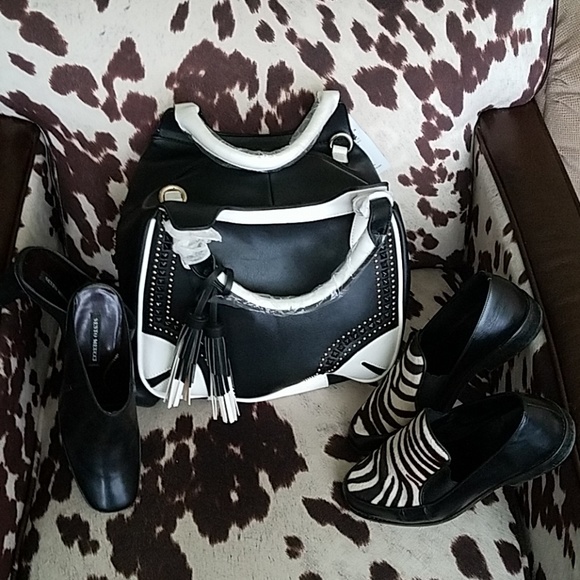 NWT Gorgeous Bl&Wht Chacal Taylor Studded Tote - Picture 2 of 10